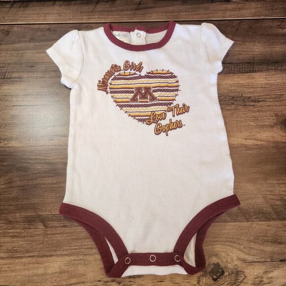 Pro Edge Other - Minnesota Girls Love Their Golden Gophers Baby Bodysuit Size 6-9 Months NCAA